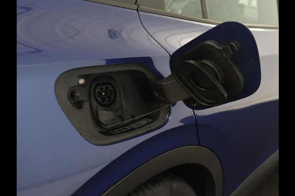 Volkswagen ID.4 Pro 77 kWh | Trekhaak | Stoelverwarming | Warmtepomp | Sfeerverlichting | Stuurverwarming | Carplay | Adaptive cruise | Keyless | Camera | Navigatie | Full LED