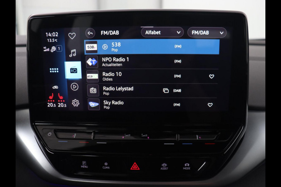 Volkswagen ID.4 Pro 77 kWh | Trekhaak | Stoelverwarming | Warmtepomp | Sfeerverlichting | Stuurverwarming | Carplay | Adaptive cruise | Keyless | Camera | Navigatie | Full LED