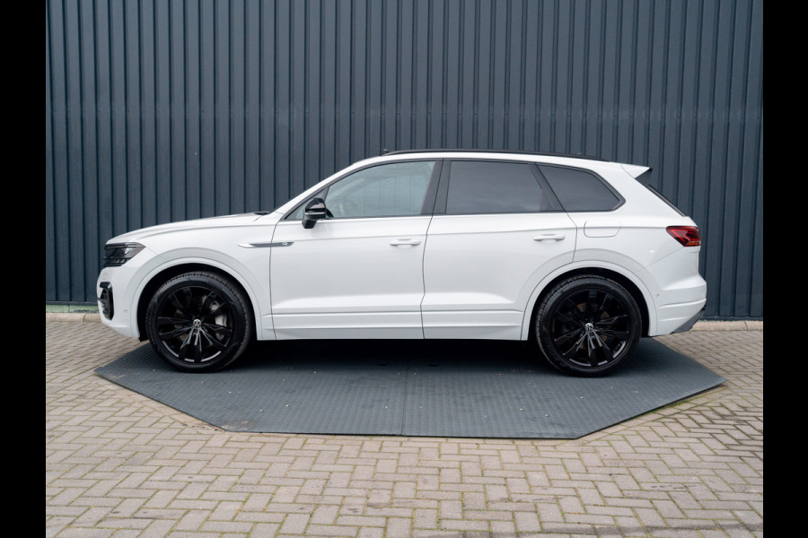 Volkswagen Touareg 3.0 TSi 4MOTION R | Luchtvering | Panodak | Trekhaak | Stoelkoeling | 360 Camera | Black Style | Prijs Rijklaar!!