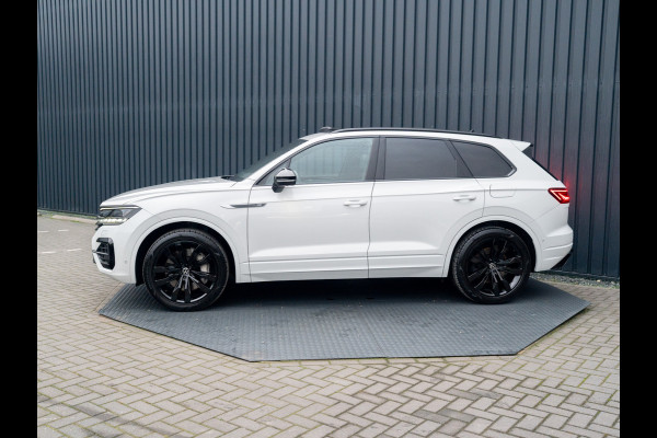 Volkswagen Touareg 3.0 TSi 4MOTION R | Luchtvering | Panodak | Trekhaak | Stoelkoeling | 360 Camera | Black Style | Prijs Rijklaar!!