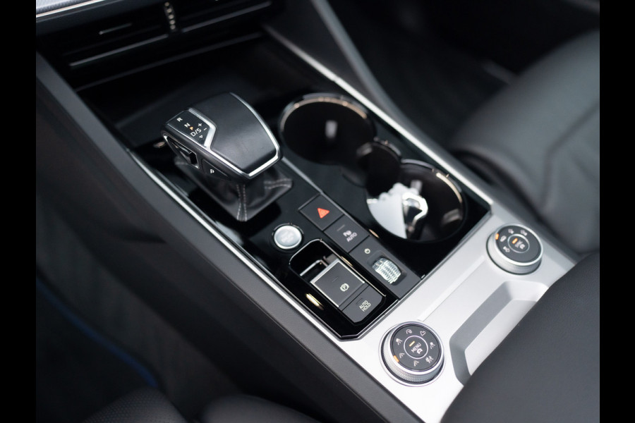 Volkswagen Touareg 3.0 TSi 4MOTION R | Luchtvering | Panodak | Trekhaak | Stoelkoeling | 360 Camera | Black Style | Prijs Rijklaar!!