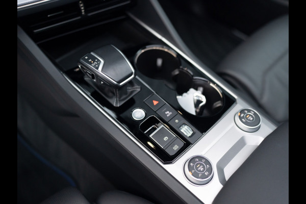 Volkswagen Touareg 3.0 TSi 4MOTION R | Luchtvering | Panodak | Trekhaak | Stoelkoeling | 360 Camera | Black Style | Prijs Rijklaar!!