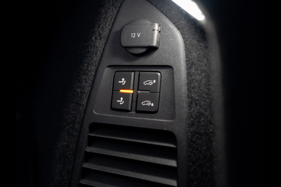 Volkswagen Touareg 3.0 TSi 4MOTION R | Luchtvering | Panodak | Trekhaak | Stoelkoeling | 360 Camera | Black Style | Prijs Rijklaar!!