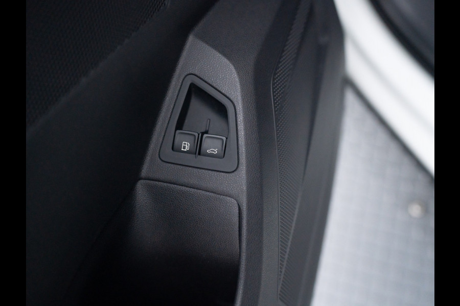 Volkswagen Touareg 3.0 TSi 4MOTION R | Luchtvering | Panodak | Trekhaak | Stoelkoeling | 360 Camera | Black Style | Prijs Rijklaar!!