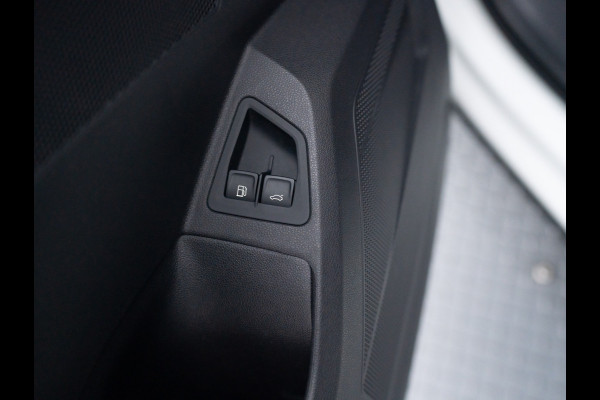 Volkswagen Touareg 3.0 TSi 4MOTION R | Luchtvering | Panodak | Trekhaak | Stoelkoeling | 360 Camera | Black Style | Prijs Rijklaar!!