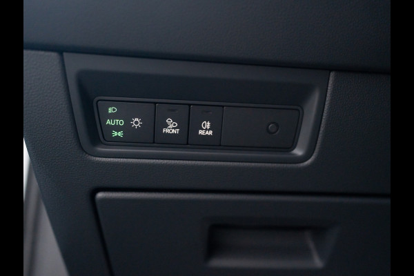 Volkswagen Touareg 3.0 TSi 4MOTION R | Luchtvering | Panodak | Trekhaak | Stoelkoeling | 360 Camera | Black Style | Prijs Rijklaar!!