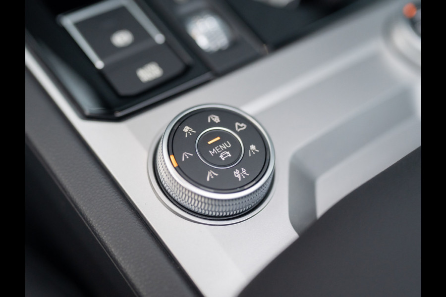 Volkswagen Touareg 3.0 TSi 4MOTION R | Luchtvering | Panodak | Trekhaak | Stoelkoeling | 360 Camera | Black Style | Prijs Rijklaar!!