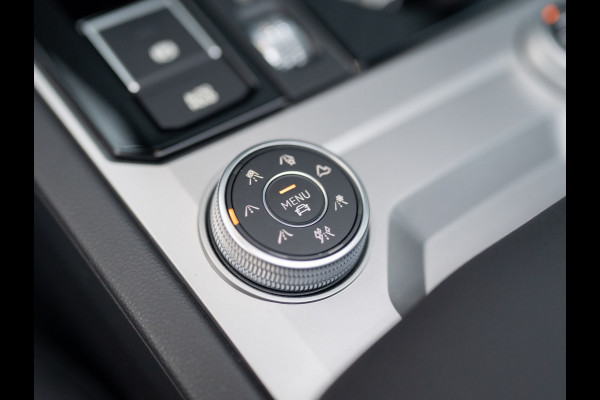 Volkswagen Touareg 3.0 TSi 4MOTION R | Luchtvering | Panodak | Trekhaak | Stoelkoeling | 360 Camera | Black Style | Prijs Rijklaar!!