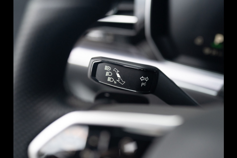 Volkswagen Touareg 3.0 TSi 4MOTION R | Luchtvering | Panodak | Trekhaak | Stoelkoeling | 360 Camera | Black Style | Prijs Rijklaar!!