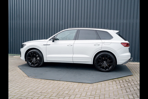 Volkswagen Touareg 3.0 TSi 4MOTION R | Luchtvering | Panodak | Trekhaak | Stoelkoeling | 360 Camera | Black Style | Prijs Rijklaar!!