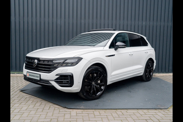 Volkswagen Touareg 3.0 TSi 4MOTION R | Luchtvering | Panodak | Trekhaak | Stoelkoeling | 360 Camera | Black Style | Prijs Rijklaar!!