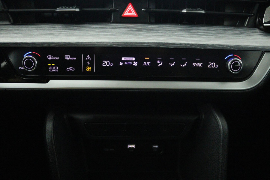 Kia Sportage 1.6 T-GDi MHEV DynamicLine (DIGITALE COCKPIT, LANE-ASSIST, ACHTERUITRIJCAMERA, PARKEERSENSOREN, NAVIGATIE)
