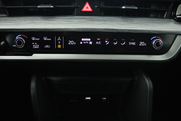 Kia Sportage 1.6 T-GDi MHEV DynamicLine (DIGITALE COCKPIT, LANE-ASSIST, ACHTERUITRIJCAMERA, PARKEERSENSOREN, NAVIGATIE)