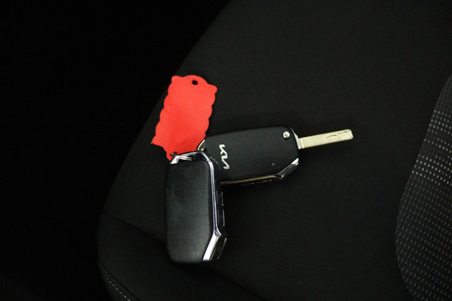 Kia Sportage 1.6 T-GDi MHEV DynamicLine (DIGITALE COCKPIT, LANE-ASSIST, ACHTERUITRIJCAMERA, PARKEERSENSOREN, NAVIGATIE)
