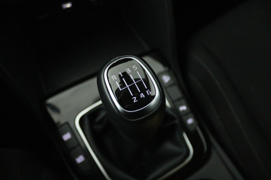 Kia Sportage 1.6 T-GDi MHEV DynamicLine (DIGITALE COCKPIT, LANE-ASSIST, ACHTERUITRIJCAMERA, PARKEERSENSOREN, NAVIGATIE)