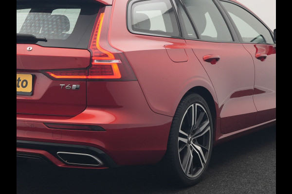 Volvo V60 T6 Twin Engine AWD R-Design Plug In Hybrid 340pk Dealer O.H. PHEV | Trekhaak Af Fabriek | Panodak | Head Up | Adaptive Cruise | 360 Camera | Lederen Sportstoelen Memory & Verwarmd | Apple Carplay | Stuur Verwarmd | Blis | Keyless | Navigatie | DAB |