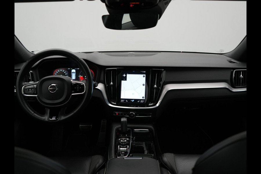 Volvo V60 T6 Twin Engine AWD R-Design Plug In Hybrid 340pk Dealer O.H. PHEV | Trekhaak Af Fabriek | Panodak | Head Up | Adaptive Cruise | 360 Camera | Lederen Sportstoelen Memory & Verwarmd | Apple Carplay | Stuur Verwarmd | Blis | Keyless | Navigatie | DAB |