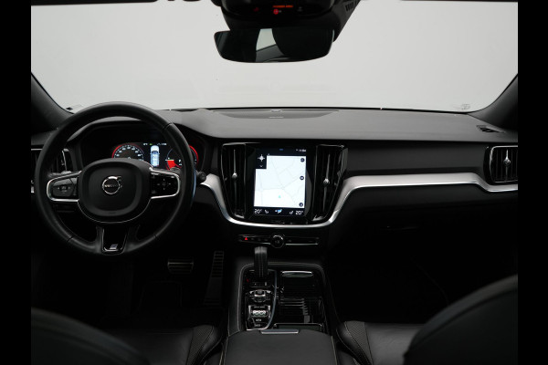Volvo V60 T6 Twin Engine AWD R-Design Plug In Hybrid 340pk Dealer O.H. PHEV | Trekhaak Af Fabriek | Panodak | Head Up | Adaptive Cruise | 360 Camera | Lederen Sportstoelen Memory & Verwarmd | Apple Carplay | Stuur Verwarmd | Blis | Keyless | Navigatie | DAB |