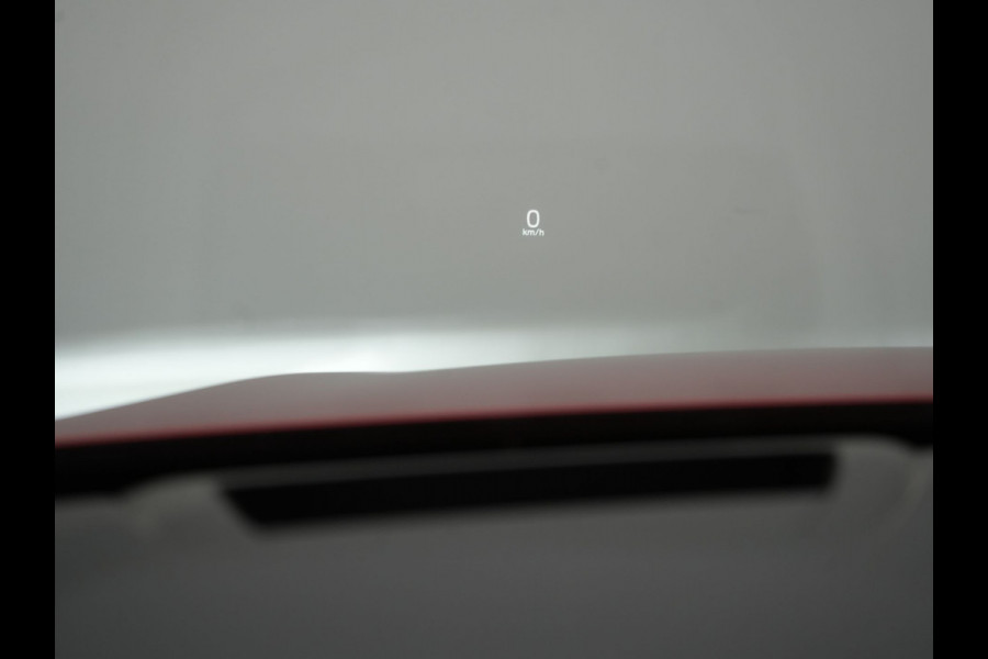 Volvo V60 T6 Twin Engine AWD R-Design Plug In Hybrid 340pk Dealer O.H. PHEV | Trekhaak Af Fabriek | Panodak | Head Up | Adaptive Cruise | 360 Camera | Lederen Sportstoelen Memory & Verwarmd | Apple Carplay | Stuur Verwarmd | Blis | Keyless | Navigatie | DAB |