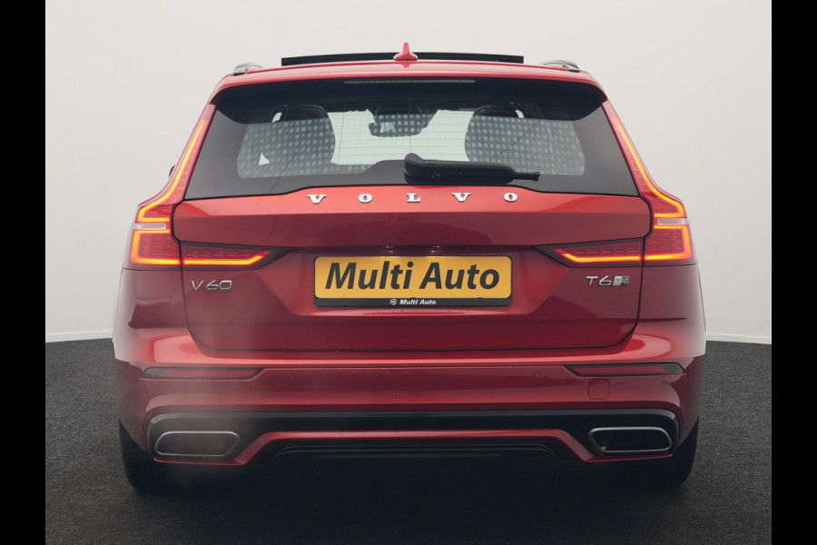 Volvo V60 T6 Twin Engine AWD R-Design Plug In Hybrid 340pk Dealer O.H. PHEV | Trekhaak Af Fabriek | Panodak | Head Up | Adaptive Cruise | 360 Camera | Lederen Sportstoelen Memory & Verwarmd | Apple Carplay | Stuur Verwarmd | Blis | Keyless | Navigatie | DAB |