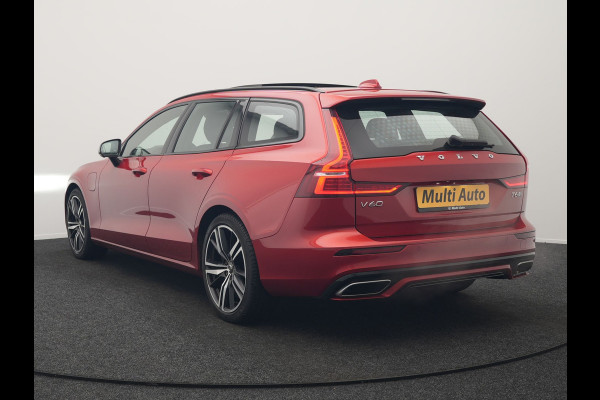 Volvo V60 T6 Twin Engine AWD R-Design Plug In Hybrid 340pk Dealer O.H. PHEV | Trekhaak Af Fabriek | Panodak | Head Up | Adaptive Cruise | 360 Camera | Lederen Sportstoelen Memory & Verwarmd | Apple Carplay | Stuur Verwarmd | Blis | Keyless | Navigatie | DAB |