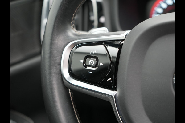 Volvo V60 T6 Twin Engine AWD R-Design Plug In Hybrid 340pk Dealer O.H. PHEV | Trekhaak Af Fabriek | Panodak | Head Up | Adaptive Cruise | 360 Camera | Lederen Sportstoelen Memory & Verwarmd | Apple Carplay | Stuur Verwarmd | Blis | Keyless | Navigatie | DAB |