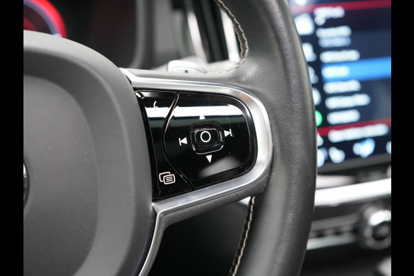 Volvo V60 T6 Twin Engine AWD R-Design Plug In Hybrid 340pk Dealer O.H. PHEV | Trekhaak Af Fabriek | Panodak | Head Up | Adaptive Cruise | 360 Camera | Lederen Sportstoelen Memory & Verwarmd | Apple Carplay | Stuur Verwarmd | Blis | Keyless | Navigatie | DAB |