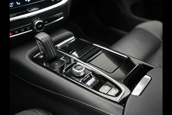 Volvo V60 T6 Twin Engine AWD R-Design Plug In Hybrid 340pk Dealer O.H. PHEV | Trekhaak Af Fabriek | Panodak | Head Up | Adaptive Cruise | 360 Camera | Lederen Sportstoelen Memory & Verwarmd | Apple Carplay | Stuur Verwarmd | Blis | Keyless | Navigatie | DAB |