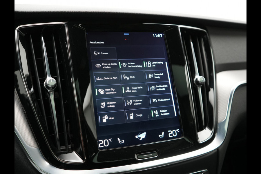 Volvo V60 T6 Twin Engine AWD R-Design Plug In Hybrid 340pk Dealer O.H. PHEV | Trekhaak Af Fabriek | Panodak | Head Up | Adaptive Cruise | 360 Camera | Lederen Sportstoelen Memory & Verwarmd | Apple Carplay | Stuur Verwarmd | Blis | Keyless | Navigatie | DAB |