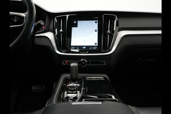 Volvo V60 T6 Twin Engine AWD R-Design Plug In Hybrid 340pk Dealer O.H. PHEV | Trekhaak Af Fabriek | Panodak | Head Up | Adaptive Cruise | 360 Camera | Lederen Sportstoelen Memory & Verwarmd | Apple Carplay | Stuur Verwarmd | Blis | Keyless | Navigatie | DAB |