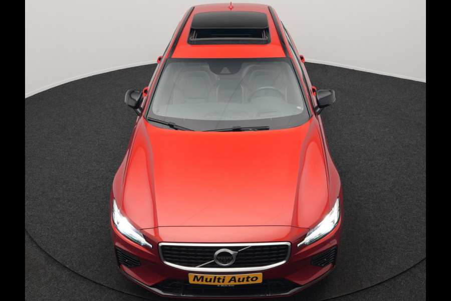 Volvo V60 T6 Twin Engine AWD R-Design Plug In Hybrid 340pk Dealer O.H. PHEV | Trekhaak Af Fabriek | Panodak | Head Up | Adaptive Cruise | 360 Camera | Lederen Sportstoelen Memory & Verwarmd | Apple Carplay | Stuur Verwarmd | Blis | Keyless | Navigatie | DAB |