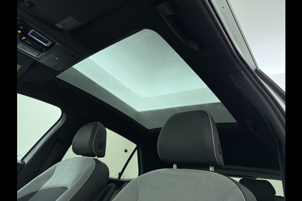 Volkswagen ID.3 First Max 58kWh SOH 93% Ergo-Active Stoelen Panoramadak Adap.Cruise Navi Ecc Apple Carplay Android Auto Camera Pdc Stuur+Stoelve Lmv Privacy Glas Keyless Advanced Led-a-licht dynamisch Matrix led Bluetooth Rijstrooksensor Wifi Origineel Nederlandse Auto