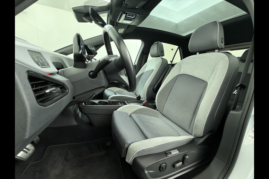 Volkswagen ID.3 First Max 58kWh SOH 93% Ergo-Active Stoelen Panoramadak Adap.Cruise Navi Ecc Apple Carplay Android Auto Camera Pdc Stuur+Stoelve Lmv Privacy Glas Keyless Advanced Led-a-licht dynamisch Matrix led Bluetooth Rijstrooksensor Wifi Origineel Nederlandse Auto