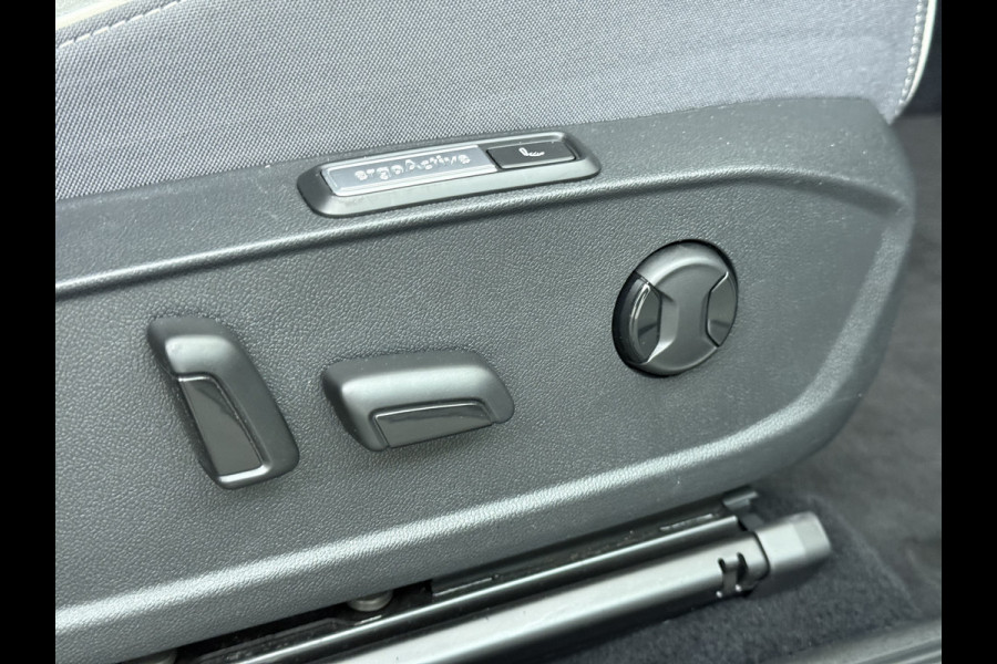 Volkswagen ID.3 First Max 58kWh SOH 93% Ergo-Active Stoelen Panoramadak Adap.Cruise Navi Ecc Apple Carplay Android Auto Camera Pdc Stuur+Stoelve Lmv Privacy Glas Keyless Advanced Led-a-licht dynamisch Matrix led Bluetooth Rijstrooksensor Wifi Origineel Nederlandse Auto