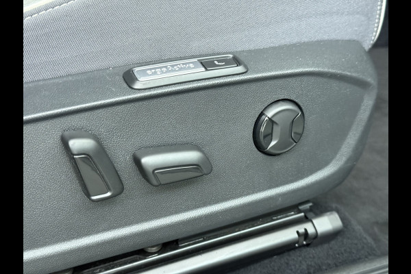 Volkswagen ID.3 First Max 58kWh SOH 93% Ergo-Active Stoelen Panoramadak Adap.Cruise Navi Ecc Apple Carplay Android Auto Camera Pdc Stuur+Stoelve Lmv Privacy Glas Keyless Advanced Led-a-licht dynamisch Matrix led Bluetooth Rijstrooksensor Wifi Origineel Nederlandse Auto