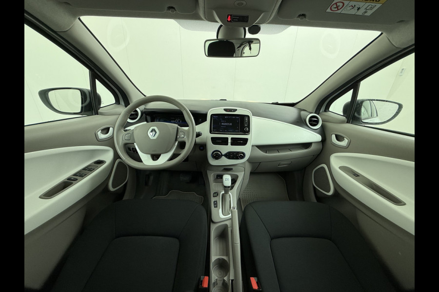 Renault ZOE R90 Life 41kWh SOH 92% (Eigen Accu) Ecc Navi Apple Carplay Android Auto Cruise Control Pdc Regen-Lichtsensor Hands-free access Bluetooth Led Pack City Pack Comfort Origineel Nederlandse Auto 1e Eigenaar geen dure huuraccu!