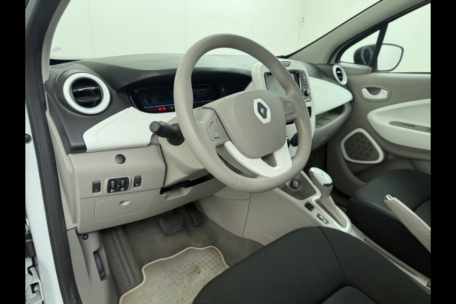 Renault ZOE R90 Life 41kWh SOH 92% (Eigen Accu) Ecc Navi Apple Carplay Android Auto Cruise Control Pdc Regen-Lichtsensor Hands-free access Bluetooth Led Pack City Pack Comfort Origineel Nederlandse Auto 1e Eigenaar geen dure huuraccu!