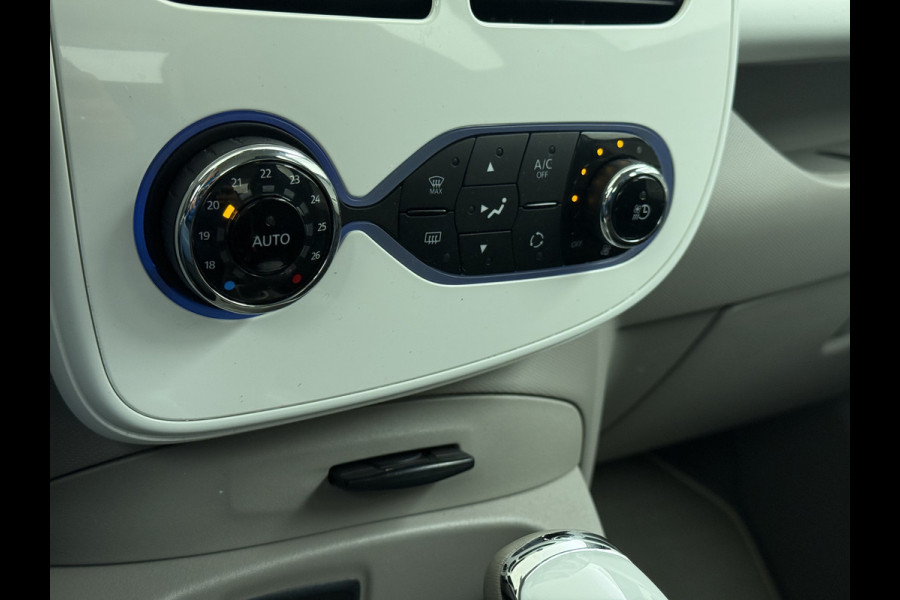 Renault ZOE R90 Life 41kWh SOH 92% (Eigen Accu) Ecc Navi Apple Carplay Android Auto Cruise Control Pdc Regen-Lichtsensor Hands-free access Bluetooth Led Pack City Pack Comfort Origineel Nederlandse Auto 1e Eigenaar geen dure huuraccu!