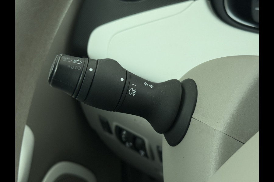 Renault ZOE R90 Life 41kWh SOH 92% (Eigen Accu) Ecc Navi Apple Carplay Android Auto Cruise Control Pdc Regen-Lichtsensor Hands-free access Bluetooth Led Pack City Pack Comfort Origineel Nederlandse Auto 1e Eigenaar geen dure huuraccu!