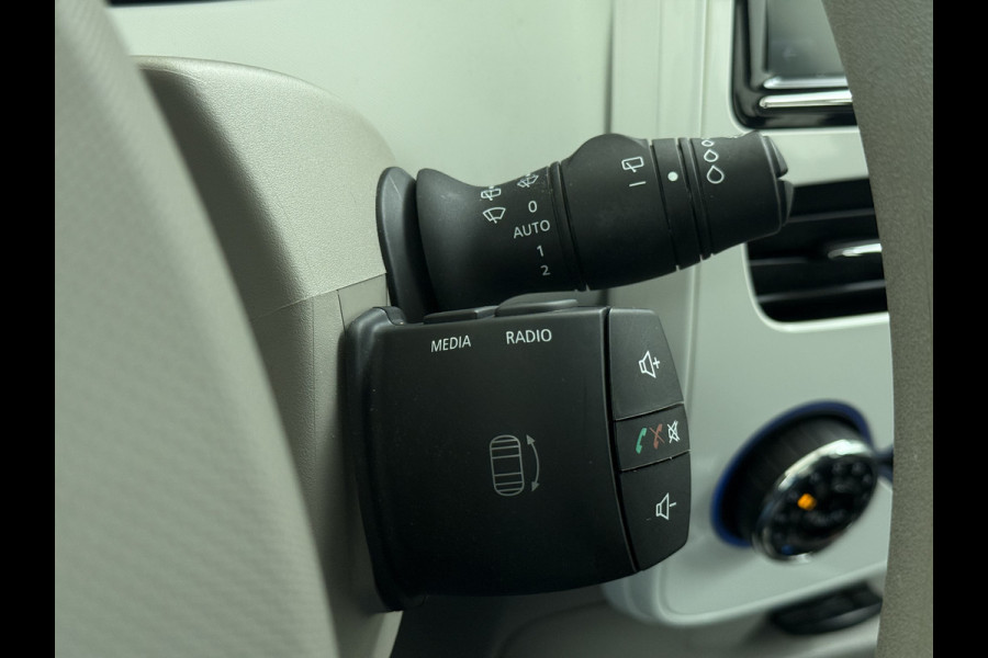 Renault ZOE R90 Life 41kWh SOH 92% (Eigen Accu) Ecc Navi Apple Carplay Android Auto Cruise Control Pdc Regen-Lichtsensor Hands-free access Bluetooth Led Pack City Pack Comfort Origineel Nederlandse Auto 1e Eigenaar geen dure huuraccu!