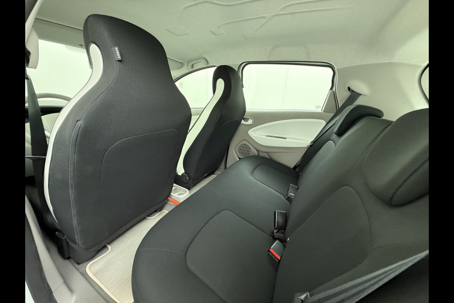 Renault ZOE R90 Life 41kWh SOH 92% (Eigen Accu) Ecc Navi Apple Carplay Android Auto Cruise Control Pdc Regen-Lichtsensor Hands-free access Bluetooth Led Pack City Pack Comfort Origineel Nederlandse Auto 1e Eigenaar geen dure huuraccu!