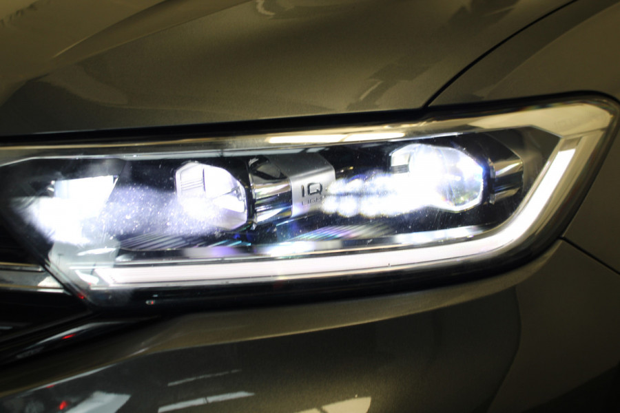 Volkswagen T-Roc 1.5 TSI R-Line |Camera|Navi|