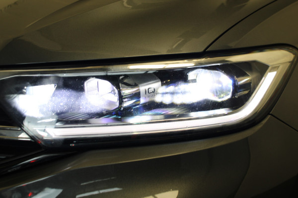 Volkswagen T-Roc 1.5 TSI R-Line |Camera|Navi|