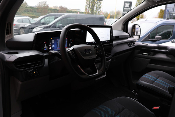 Ford Transit Custom 300 2.0 TDCI L2H1 Sport 170 PK DC | Dubbel Cabine | 360 Camera | ACC | Blind Spot | Navigatie | Camera | CarPlay | Lane Assist | Elek. Trekhaak | 5-Zitter | BPM VRIJ | Verlengde fabrieksgarantie tot 11-2029