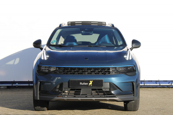 Lynk & Co 01 261PK Automaat Adaptieve Cruise Control / Elektrisch verstelbare voorstoelen / BLIS / Stoelverwarming / Climate Control / Parkeersensoren met 360 gradencamera / Regensensor