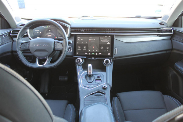 Lynk & Co 01 261PK Automaat Adaptieve Cruise Control / Elektrisch verstelbare voorstoelen / BLIS / Stoelverwarming / Climate Control / Parkeersensoren met 360 gradencamera / Regensensor