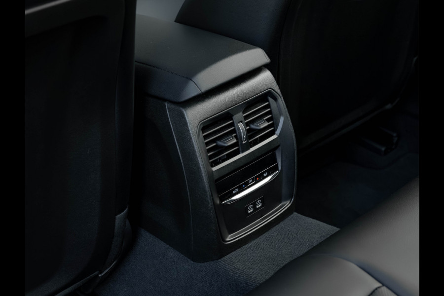 BMW 3-serie 330e M-Sport - LCI 2 - Dak - Trekhaak - Comfort Access - Comfort Pack