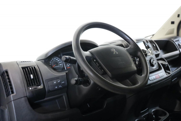 Peugeot Boxer 2.0 BlueHDI L3/H3 3 ZITS 163PK CAMERA NAVI AIRCO TREKHAAK IMPERIAAL LEASE V/A € 122,- p.m. INRUIL MOGELIJK