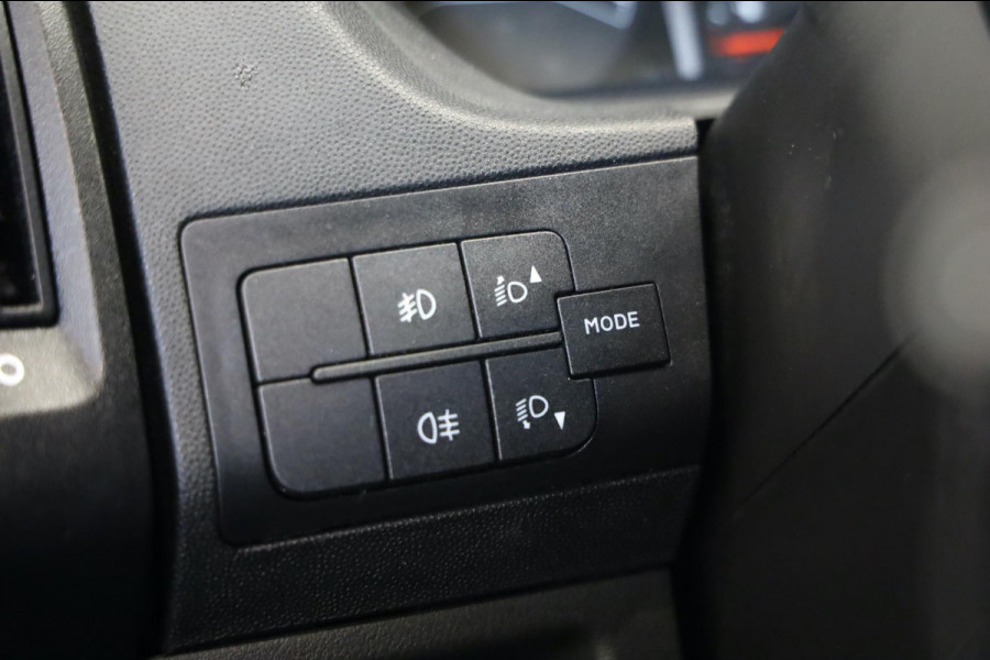 Peugeot Boxer 2.0 BlueHDI L3/H3 3 ZITS 163PK CAMERA NAVI AIRCO TREKHAAK IMPERIAAL LEASE V/A € 122,- p.m. INRUIL MOGELIJK