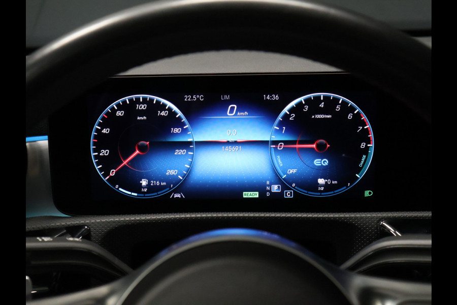 Mercedes-Benz A-Klasse 250 e AMG Limited *WEEKAANBIEIDNG* [SCHUIFKANTELDAK, SFEERVERLICHTING, CAMERA, PDC V+A, MEMORY SEATS, APPLE CARPLAY, ANDROID AUTO, CRUISE CONTROL, STOELVERWARMING, NIEUWSTAAT]